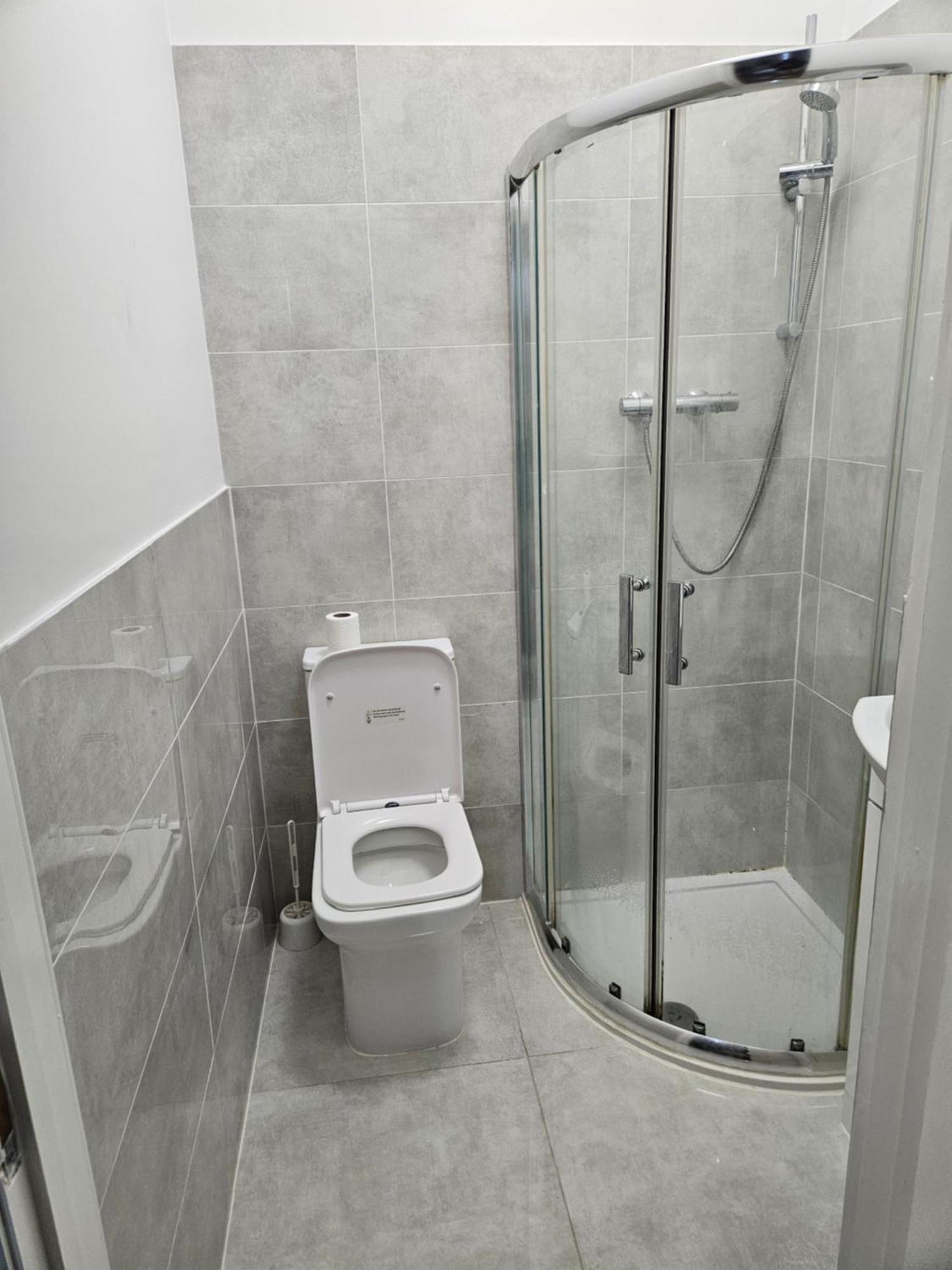 Guest house Private Direct Travel Heathrow & Ldn